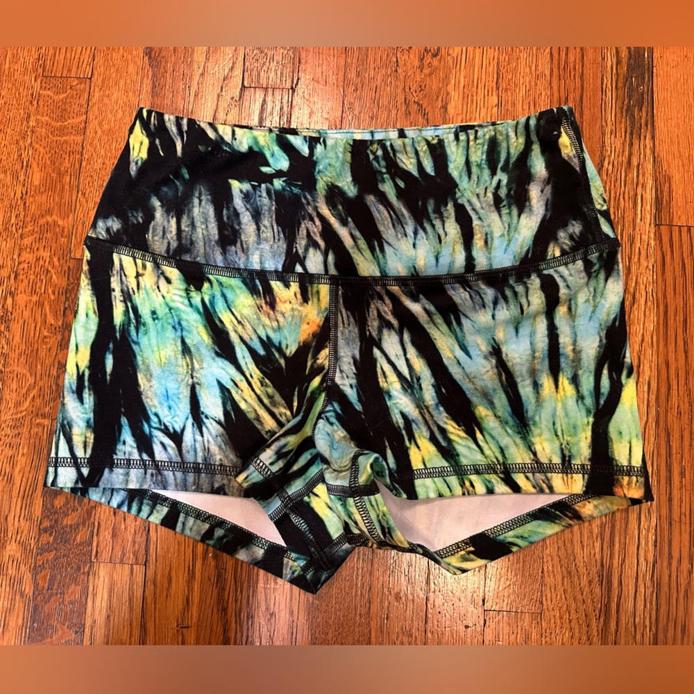 FLEO Cool Feather Glow Shorts (Power High-rise) Size Small